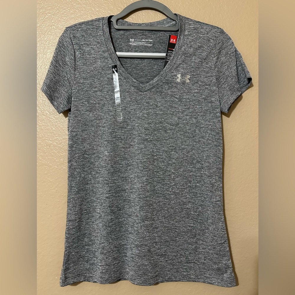 Under Armour Women’s V-Neck Heather Gray Short Sleeve Shirt - Size XS (NWT)